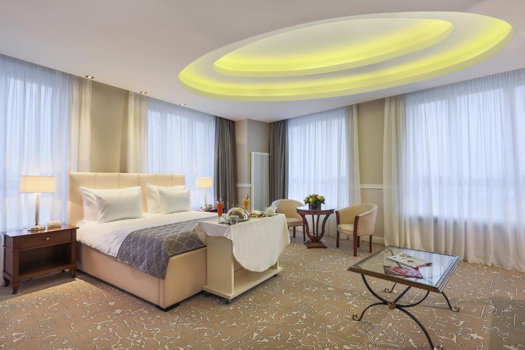 Сьюит (Полулюкс (для 2 взрослых)), Hotel International Iasi