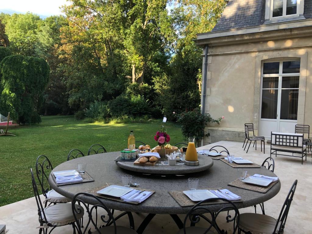 Le Château d'Hermonville B&B / Chambres d'hôtes photo 2