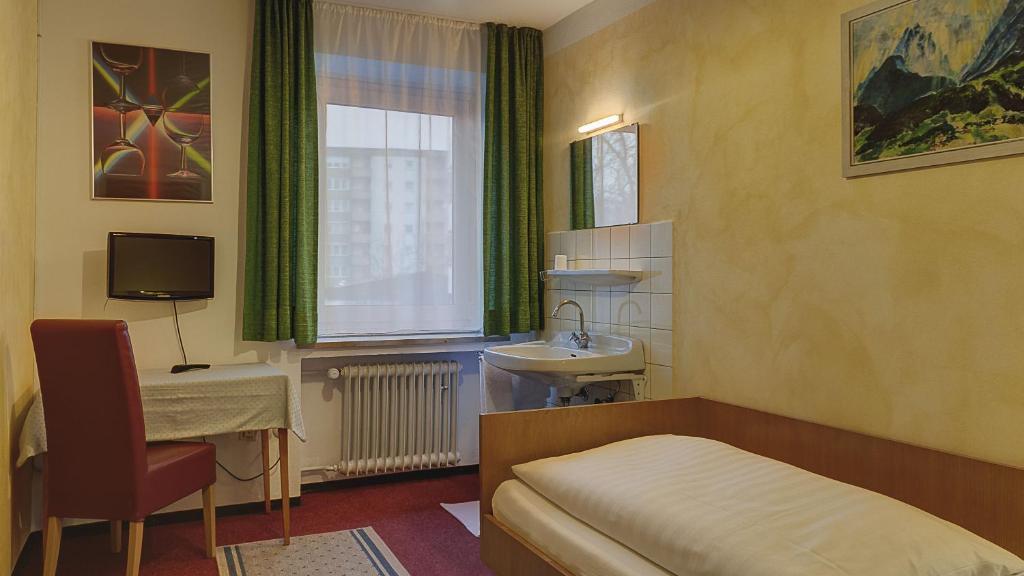 Одноместный (Одноместный номер с общей ванной комнатой), Hotel Luitpold