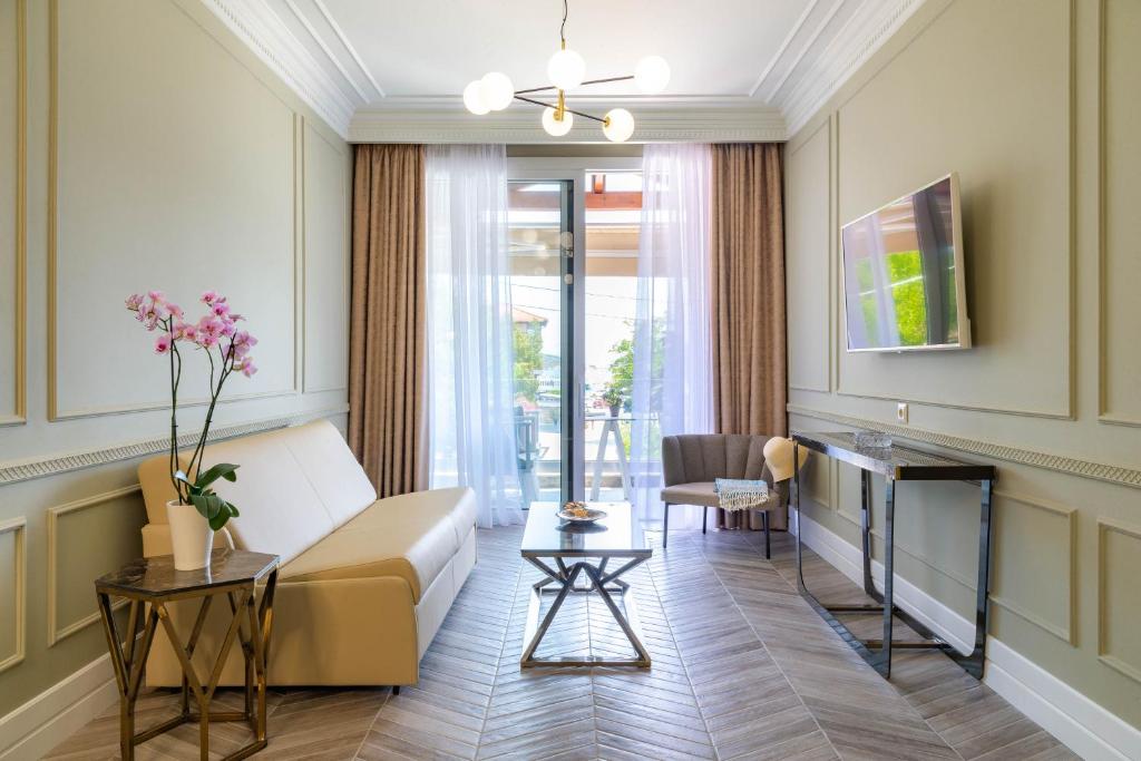 Ormos Luxury Suites Elia photo 1