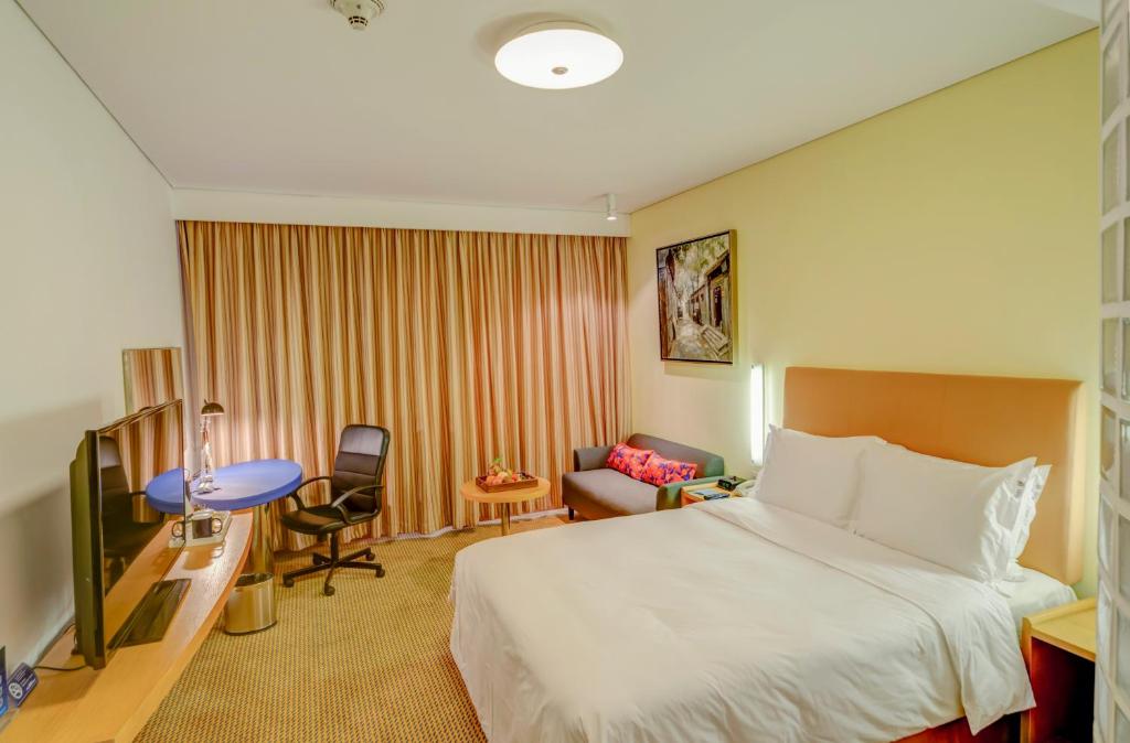 Двухместный (Улучшенный двухместный номер с 1 кроватью), Holiday Inn Express Beijing Temple of Heaven