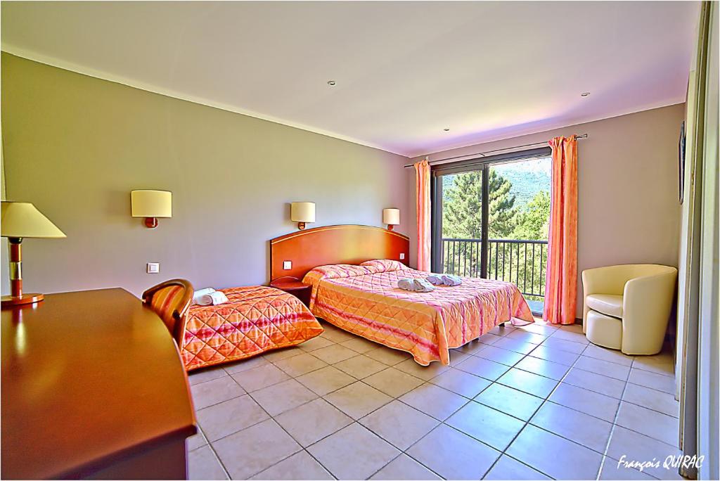 Трехместный (Трехместный номер с основными удобствами), Auberge des Deux Sorru
