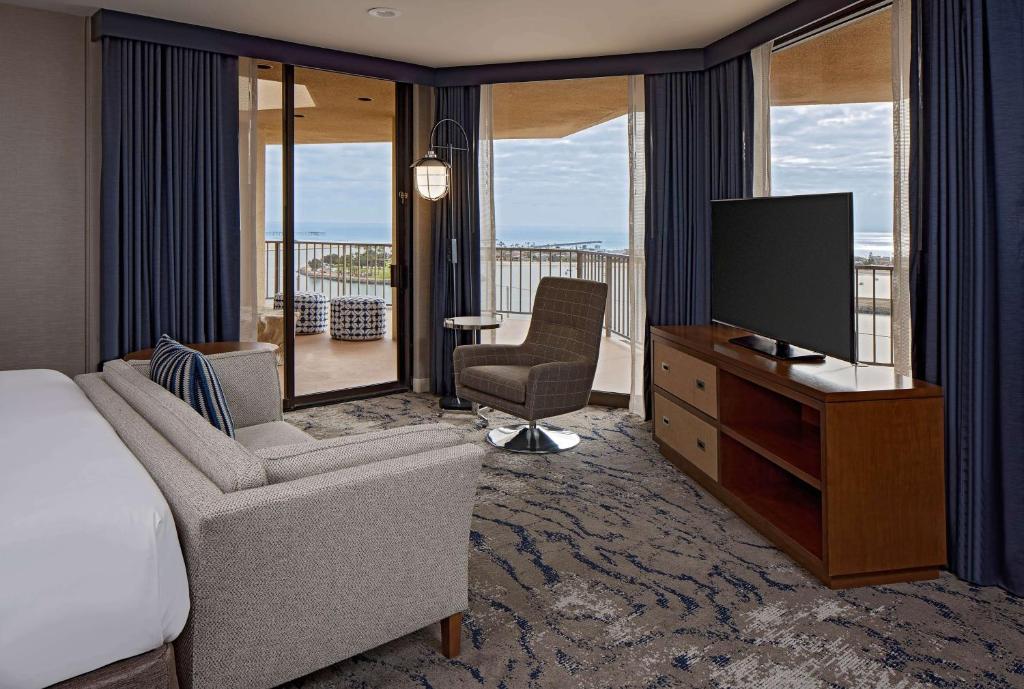 Сьюит (Номер с 1 кроватью размера «king-size» и террасой на крыше), Hyatt Regency Mission Bay Spa and Marina