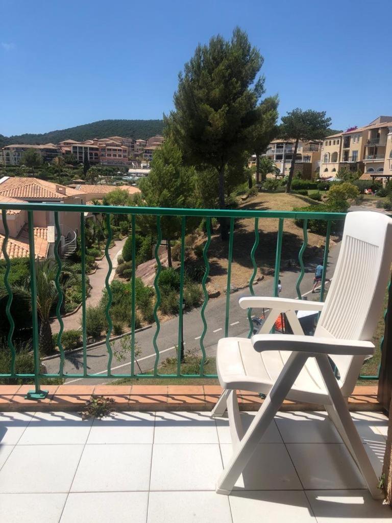 Appartement à Cap Estérel Village Pierre et Vacances Quartier Belvédère Piscines et parking inclus photo 1