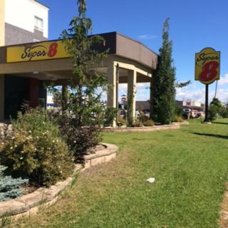 Super 8 by Wyndham Edson photo 1