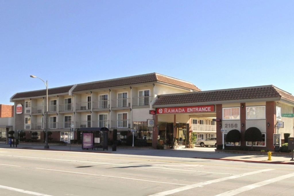 Ramada by Wyndham Pasadena image