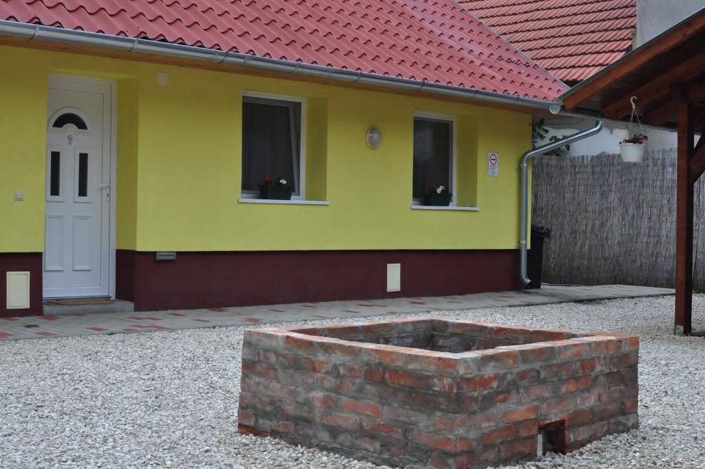 CSONGRÁDI VENDÉGVÁRÓ Apartmanok, Szarka ház photo 3