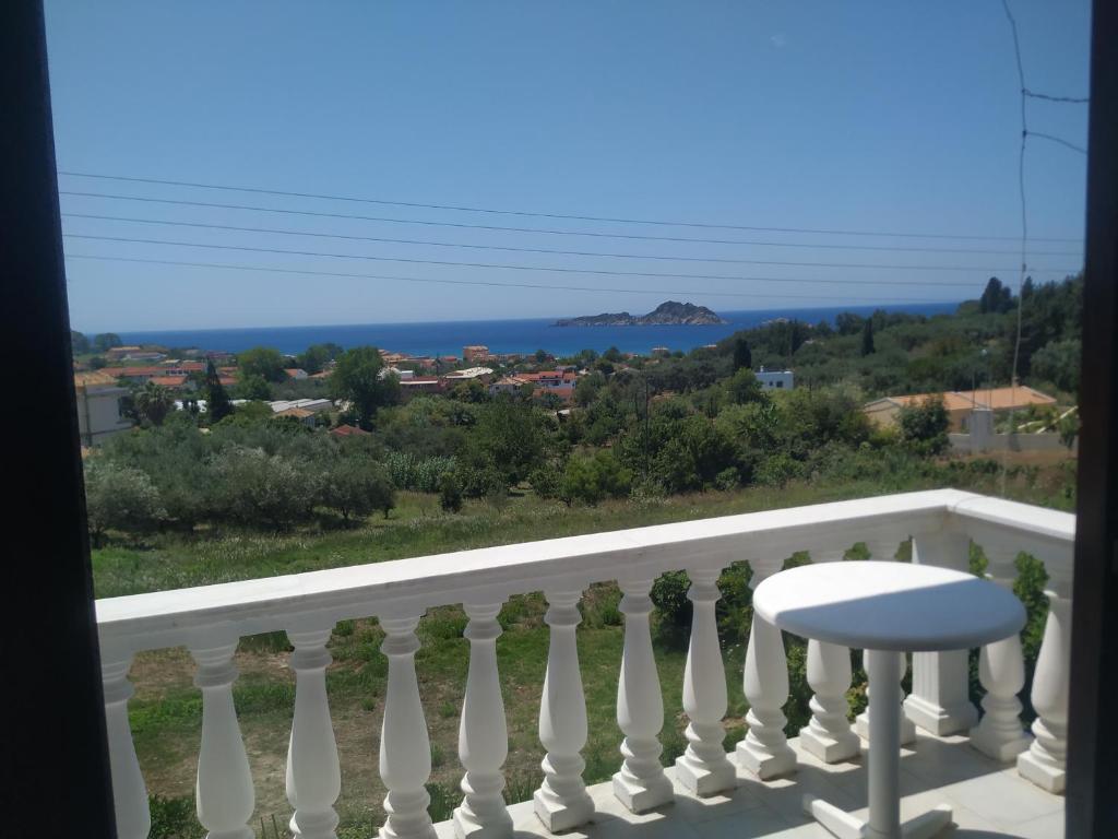 Nikolas House photo 4