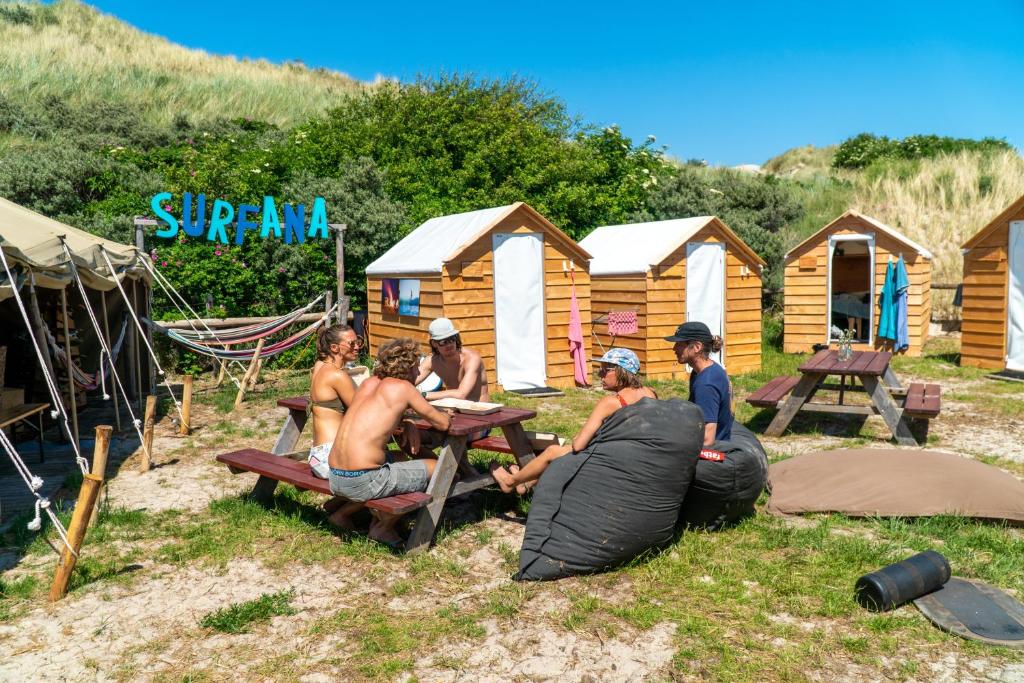 Surfana Beach camping hostel Bed & Breakfast Vlieland photo 3