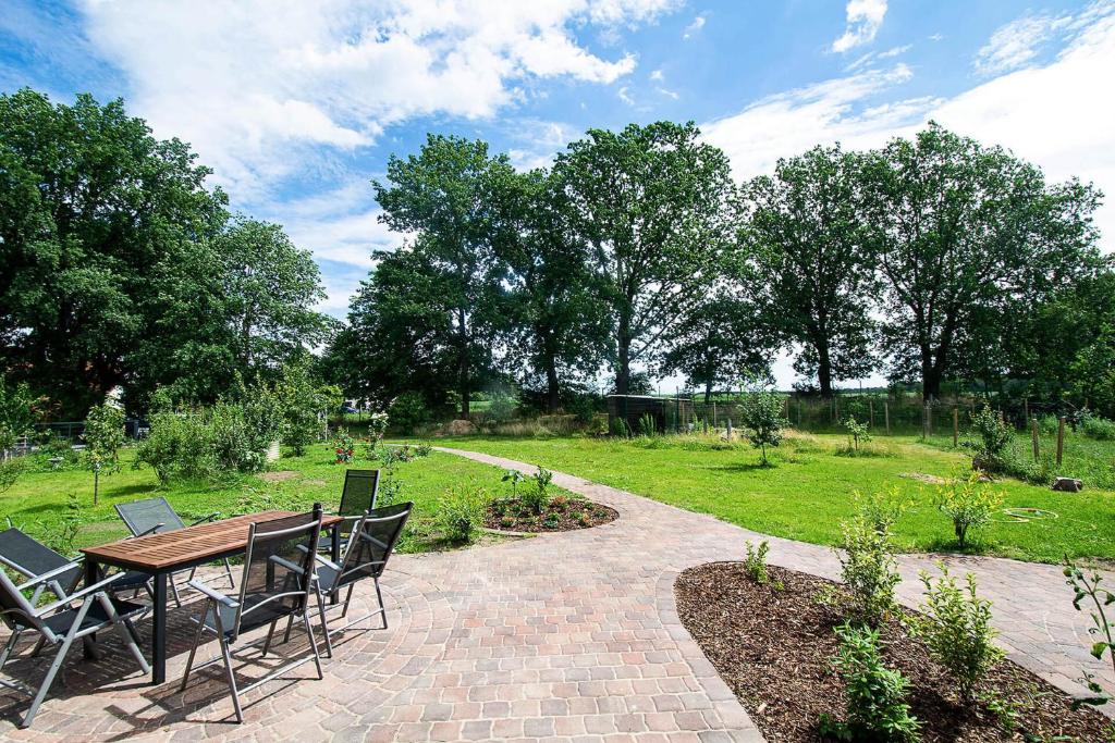 Ferienhaus mit Terrasse und Garten in Wandlitz photo 2
