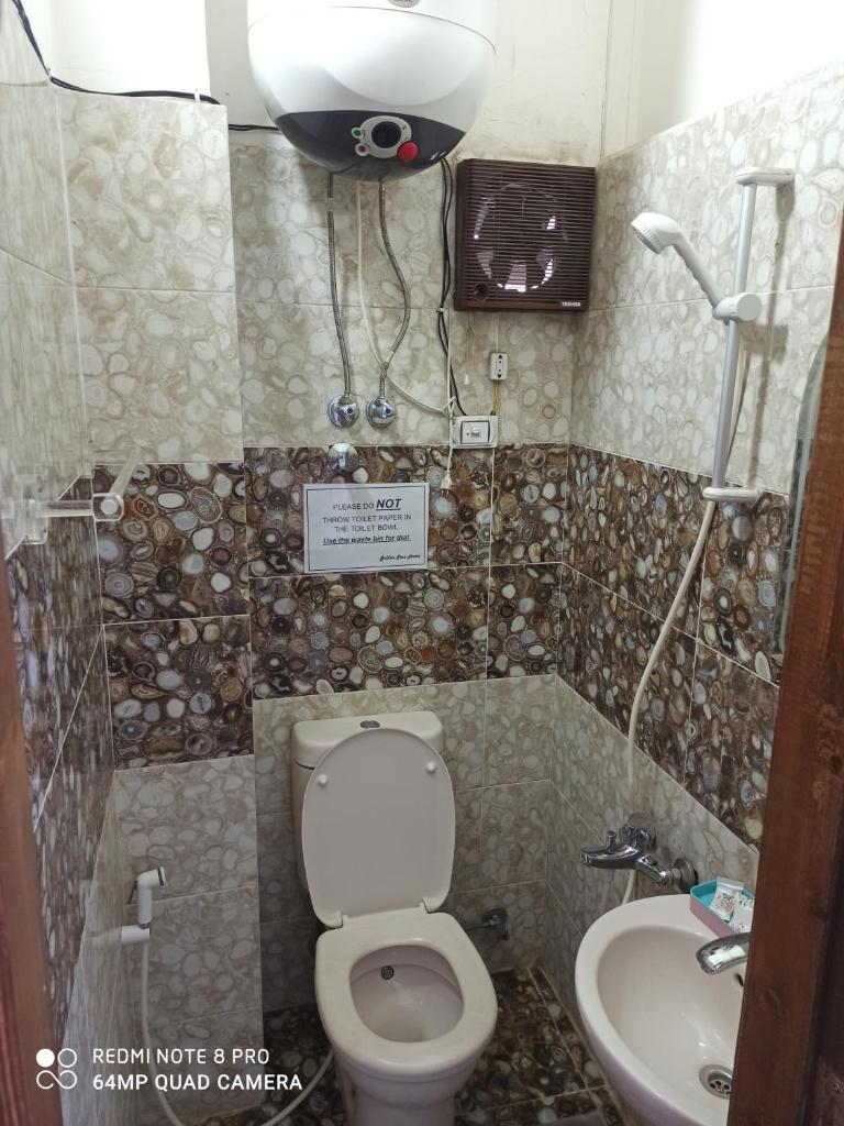 Двухместный (Двухместный номер Делюкс с 1 кроватью и балконом), Golden Star Hotel