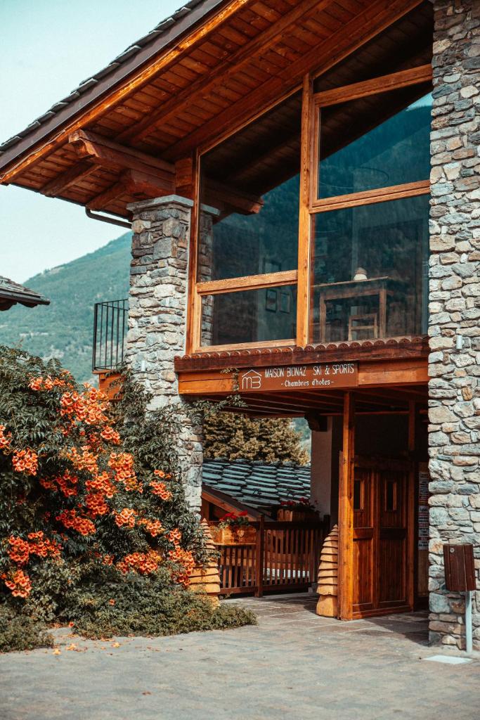 Maison Bionaz Luxury Ski & Sport - Tap to explore photos