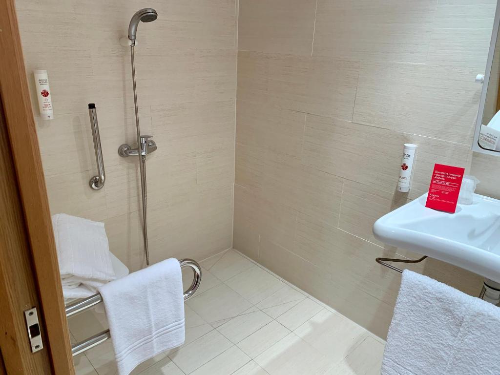 Ramada by Wyndham Valencia Almussafes Room Type - Twin Room - Mobility Access/Non-Smoking