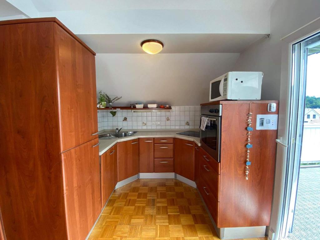 Apartment Kranj - huge terrace, free P, WI - FI, AC photo 1