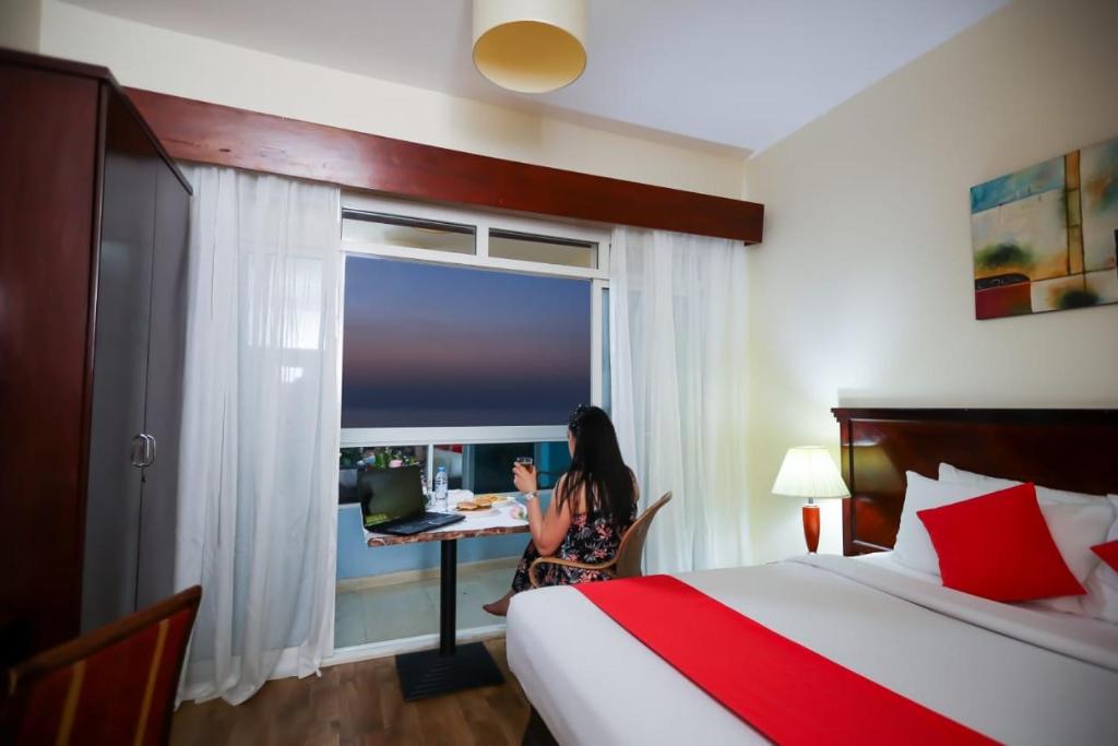 Двухместный (Стандартный номер Делюкс с балконом, вид на море), Отель Mermaid Beach Hotel