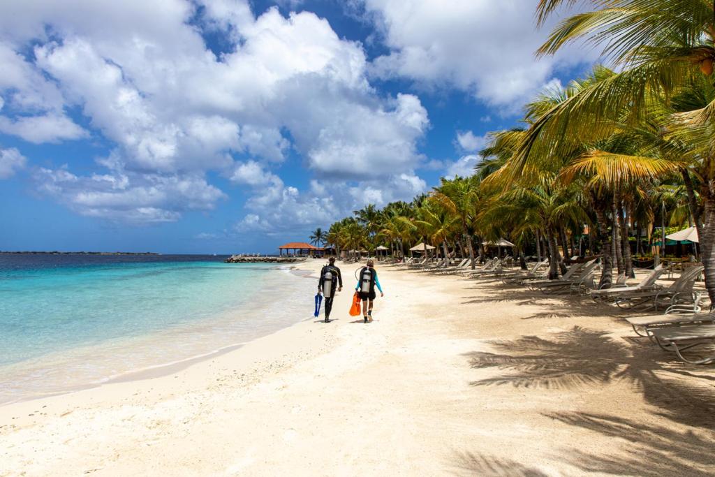 Harbour Village Beach Club photo 2