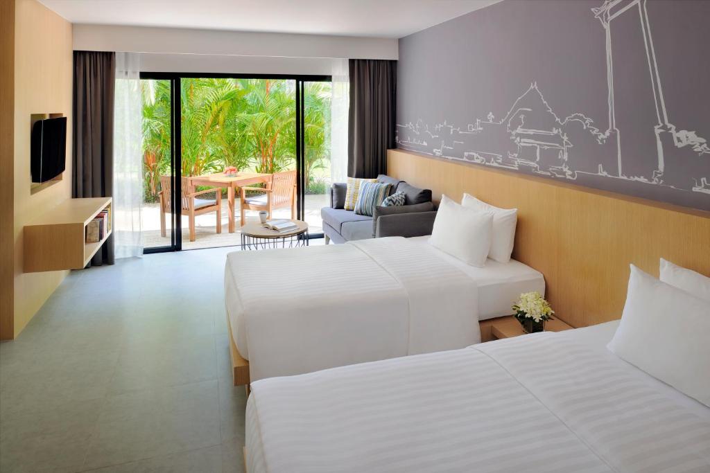Сьюит (Семейный люкс с 2 спальнями), Mövenpick Resort & Spa Karon Beach Phuket