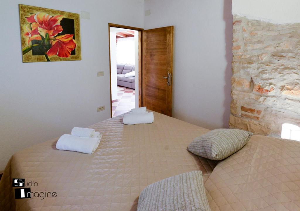 Charming stone cottage by the sea photo 4