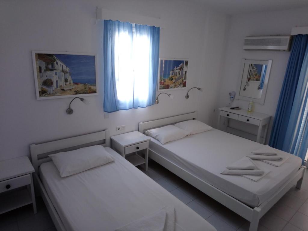 Nicolas Antiparos photo 4