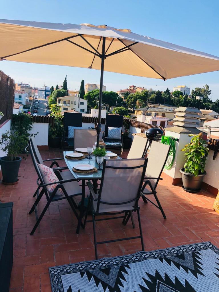 Apartamento con terraza y piscina en Malgrat de Mar photo 1