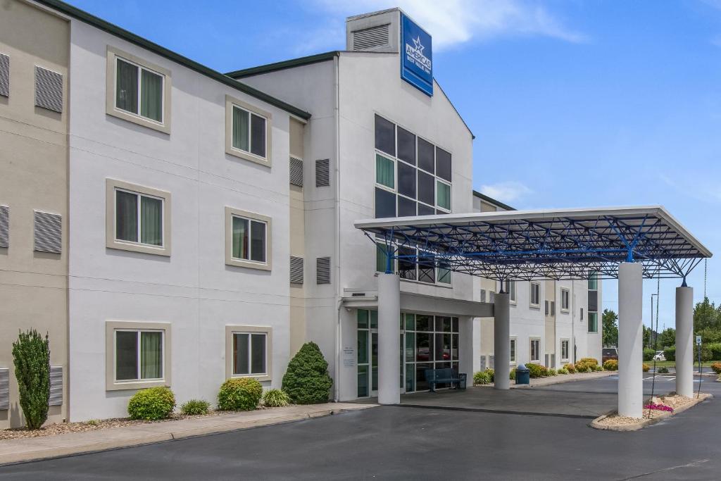 Americas Best Value Inn-Knoxville East photo 1