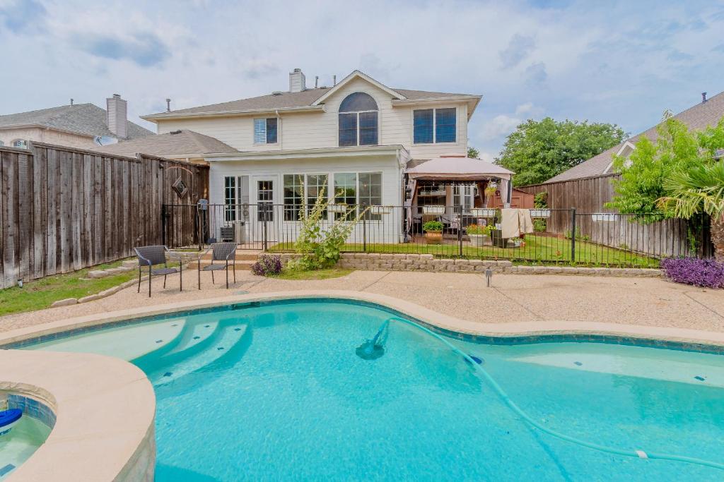 Frisco finest home, large, pool, no parties! photo 3