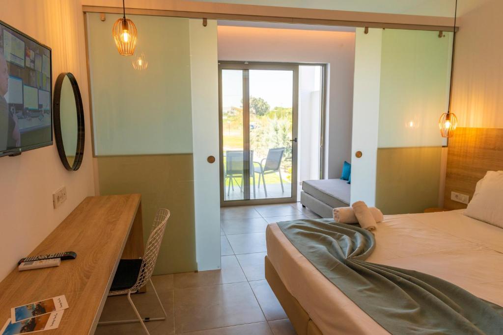 Семейный (Семейный номер с видом на сад), LAMBI RESORT