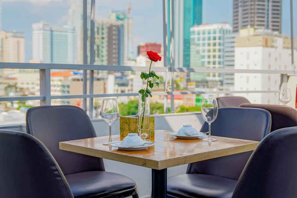 Двухместный (Улучшенный двухместный номер с 1 кроватью), Ace Hotel Ben Thanh