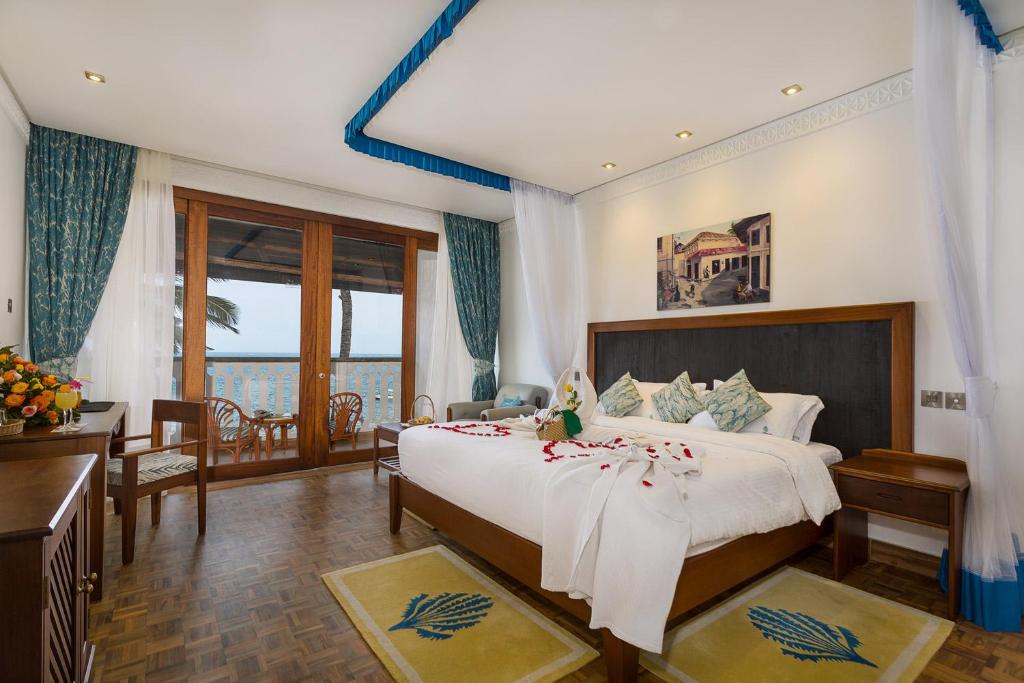 Travellers Beach Hotel photo 3