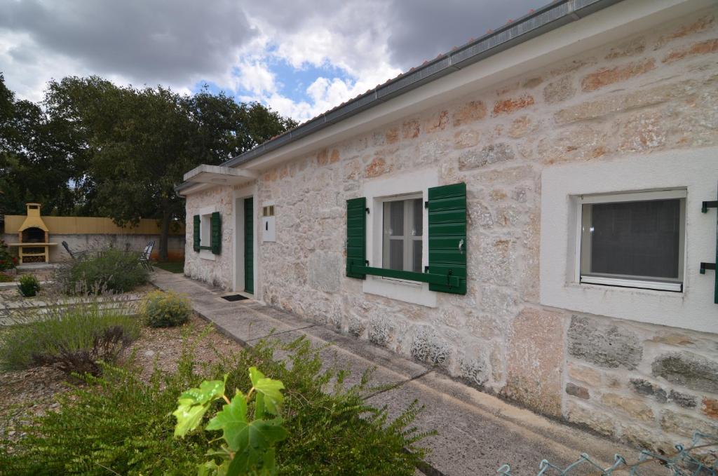 Stone House photo 4