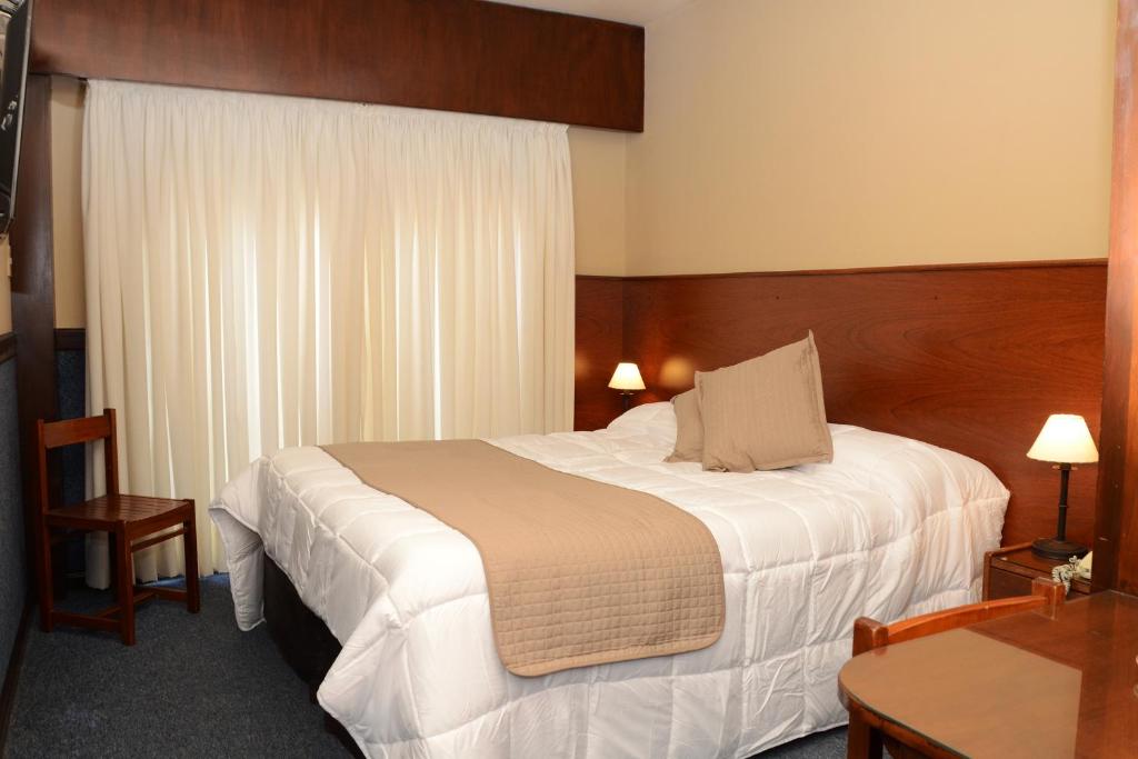 Hotel Leoncia photo 2