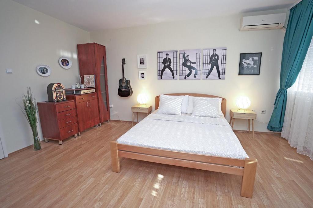 Apartment Elvis photo 3
