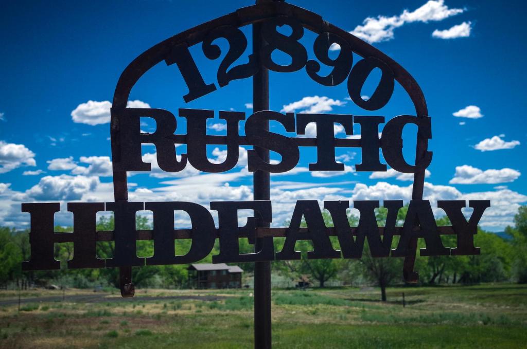 Rustic Hideaway photo 2