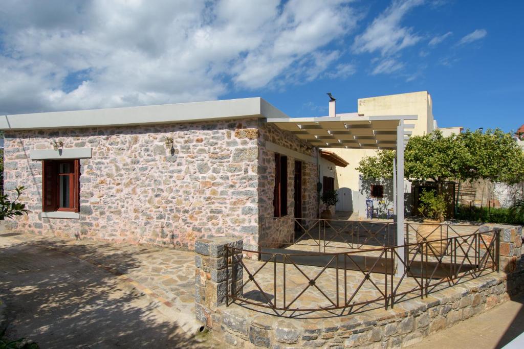 Pavlakis Lemon-Tree House photo 3