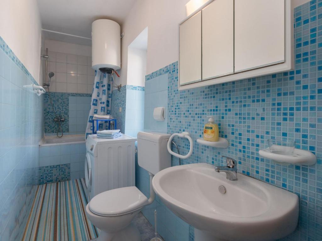 Apartment Linda - UMA210 by Interhome photo 4