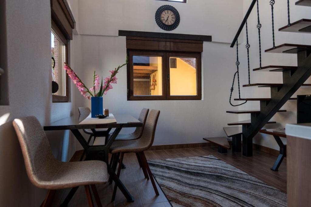 BRICK APARTMENT photo 2