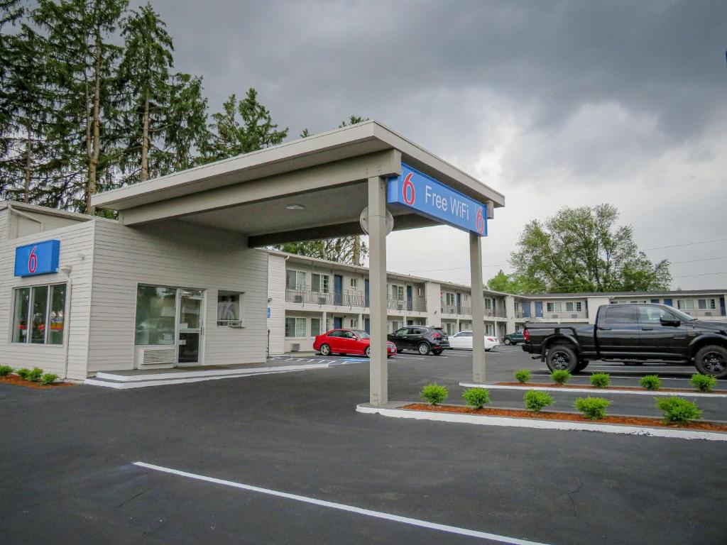 Motel 6 Tigard, OR - Portland Southwest image