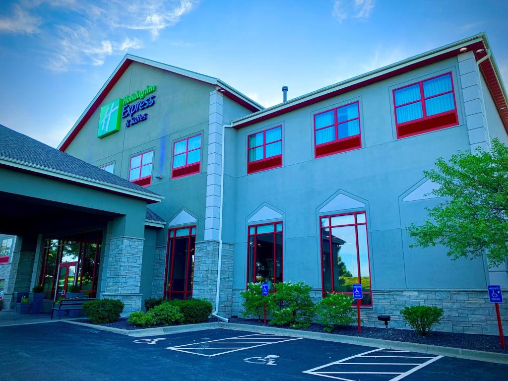 Holiday Inn Express Hotel & Suites Olathe North, an IHG Hotel image