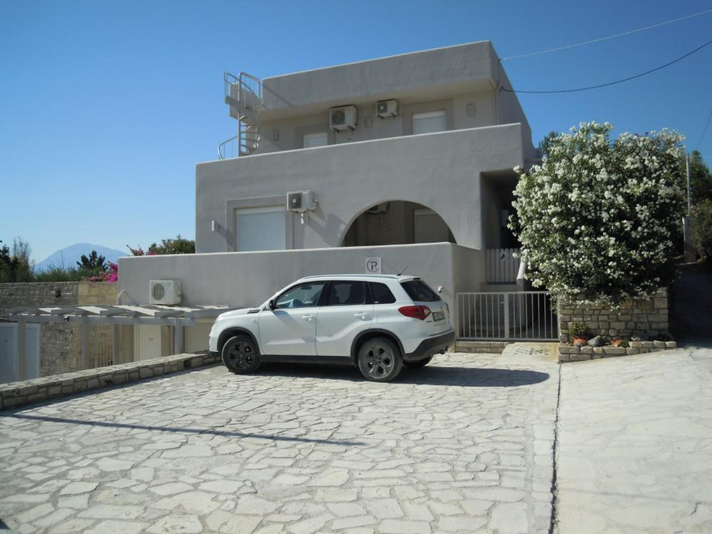 Petaloudes photo 3
