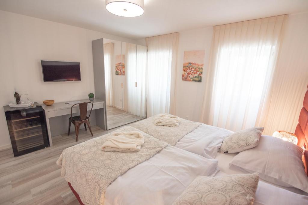 Letorina rooms and apartments with pool photo 3