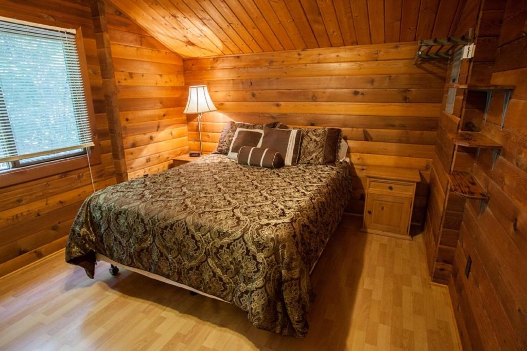 Lake Texoma Camping Resort Cabin 4 photo 2