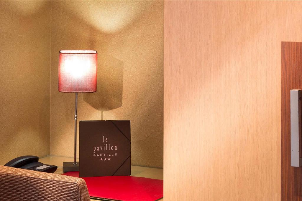 Двухместный (Улучшенный двухместный номер с 1 кроватью), Hôtel Pavillon Bastille