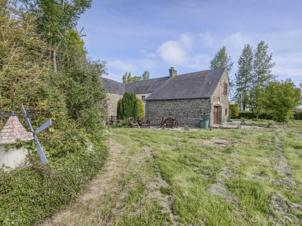 Enticing Holiday Home in Berigny with Swimming Pool photo 4
