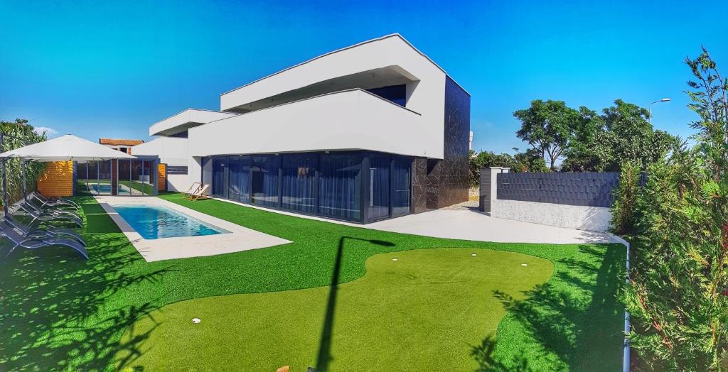 Villa Aurus - Luxury 5 bedroom photo 1