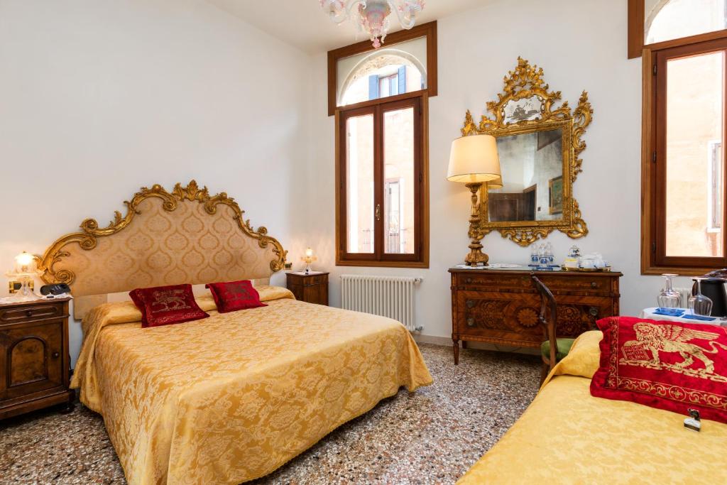 Luxury Venetian Rooms photo 4