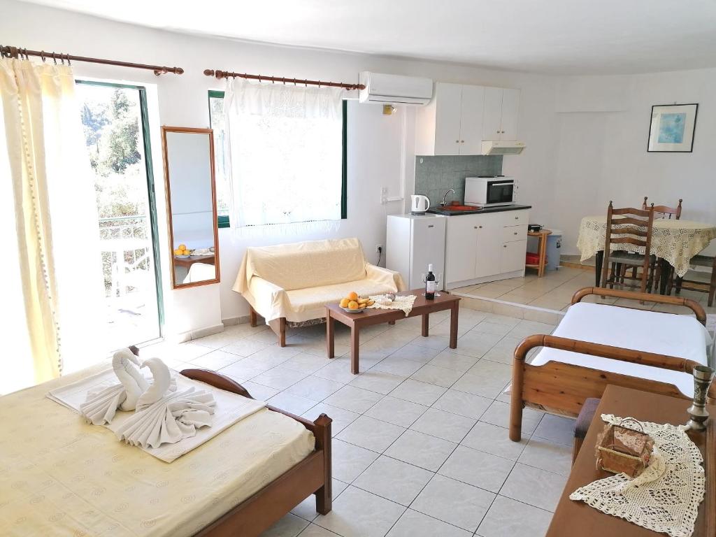 George Michalas (Vivaria Apartments) photo 3