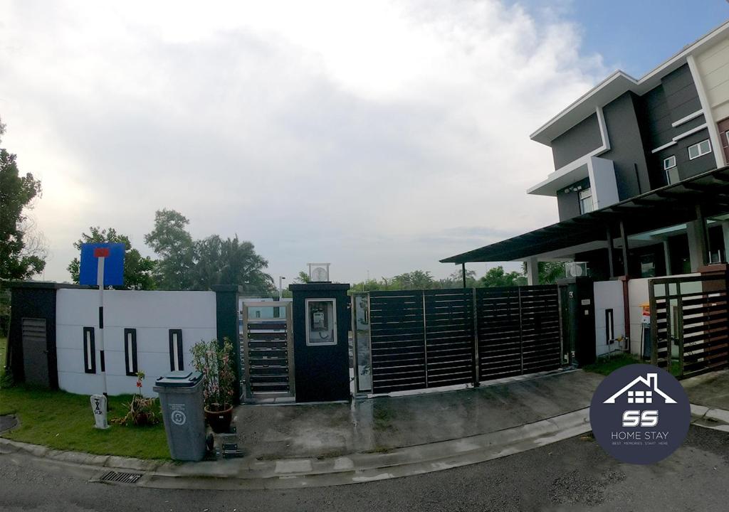 PRIVATE SWIMMING POOL/ KTV /BBQ /PARTY EVENT photo 1