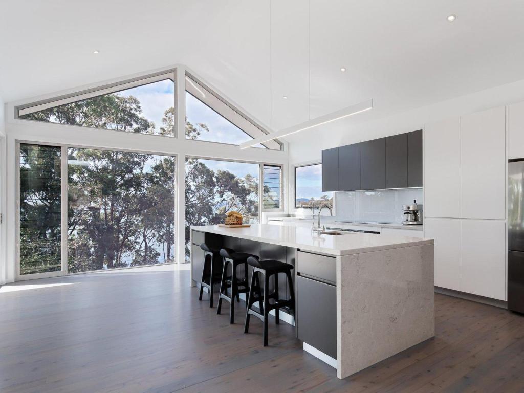 Iluka Stunning Air Conditioned house with WI FI and Water Views photo 1