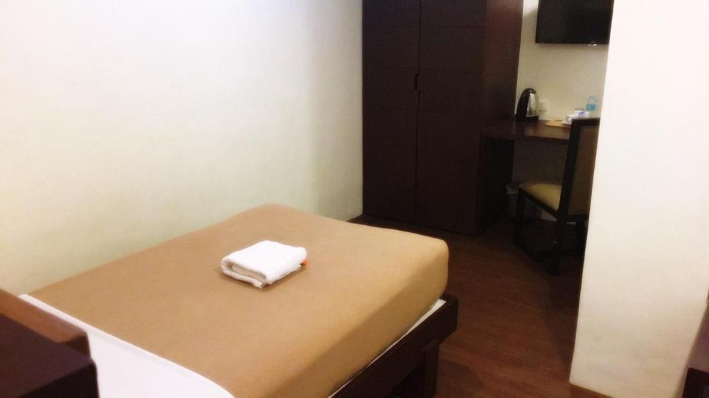 Tacloban Plaza Hotel photo 2