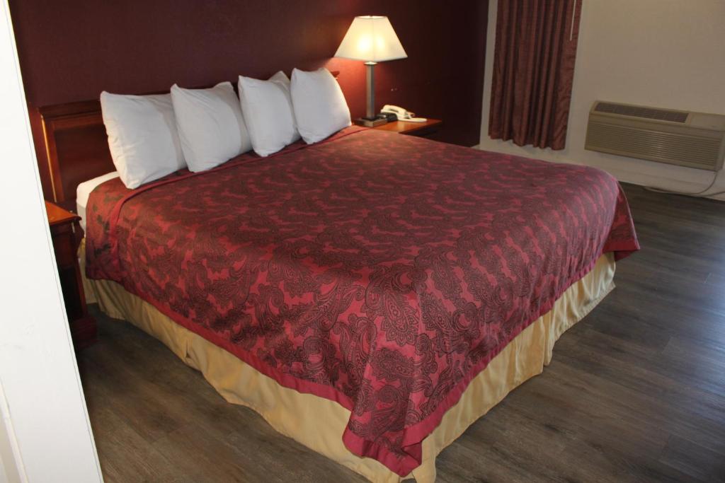 Travel Inn of Buford image